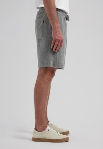 Dstrezzed Regular Shorts 'Logan' in Grau