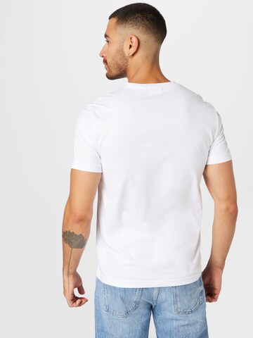 T-Shirt Calvin Klein en blanc