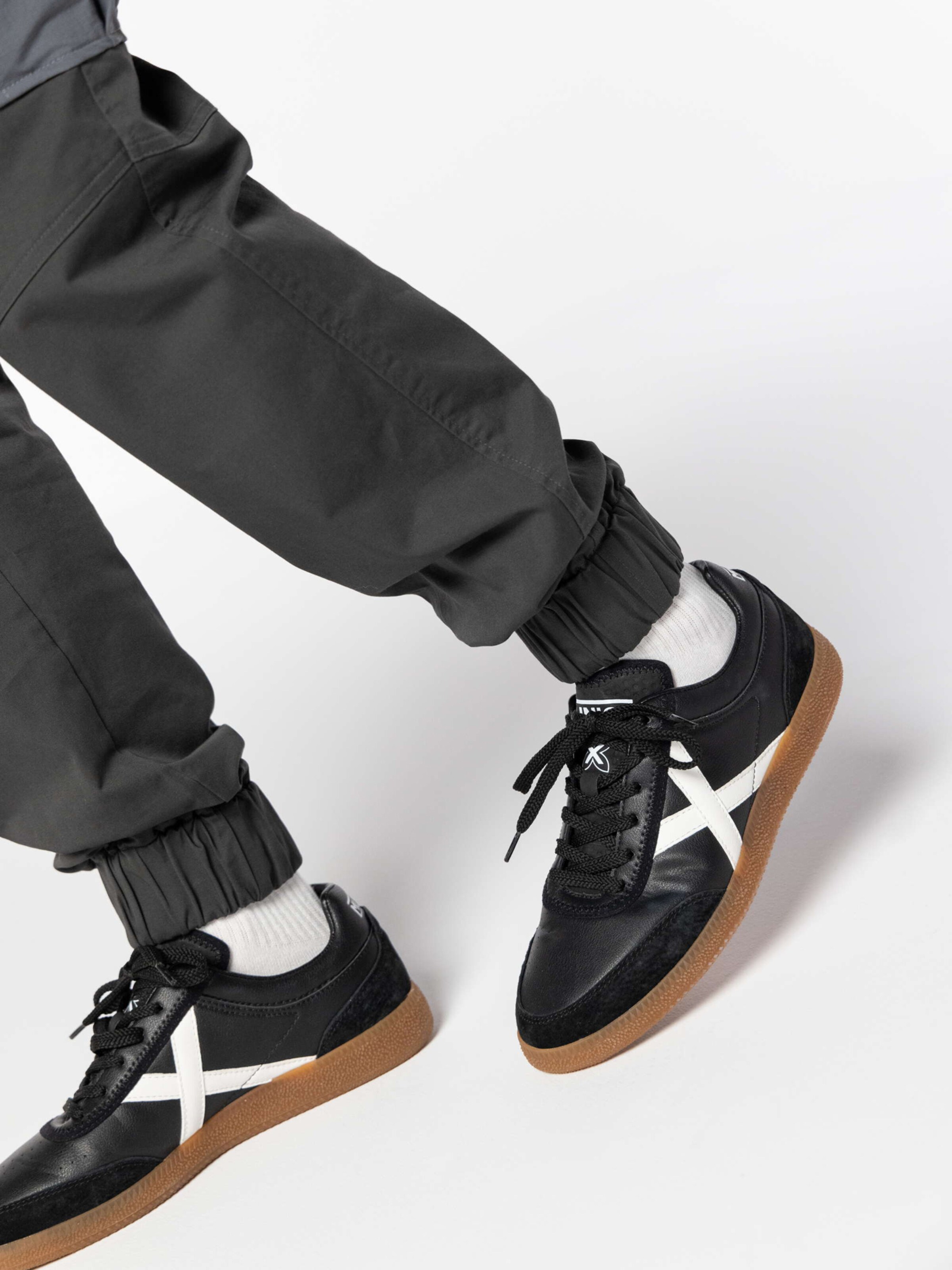 MUNICH Trainers ' RUMBA UNISEX ' in Black