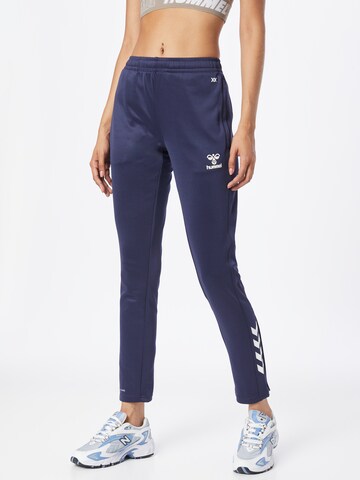 Hummel Slimfit Sportbroek in Blauw: voorkant