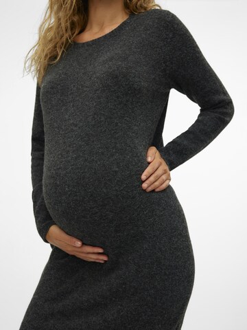 Vero Moda MaternityPletena haljina 'VMMDoffy' - crna boja