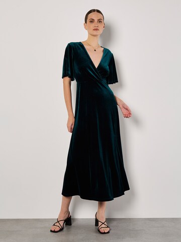 Apricot Dress ' ' in Green