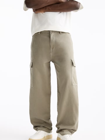 Pull&Bear Wide leg Cargo Pants in Green: front