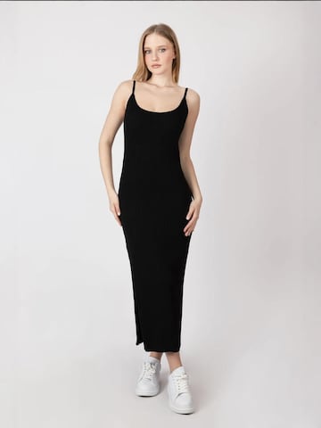 Hiccup Kleid in Schwarz: Vorderseite