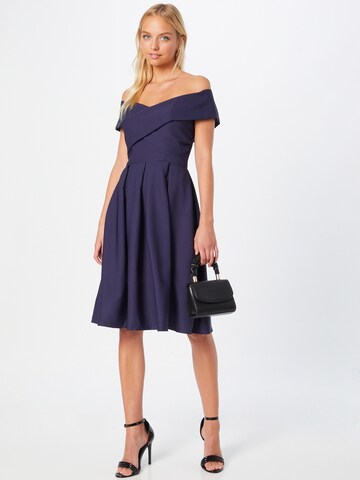 Robe de cocktail 'Bay' Chi Chi London en bleu