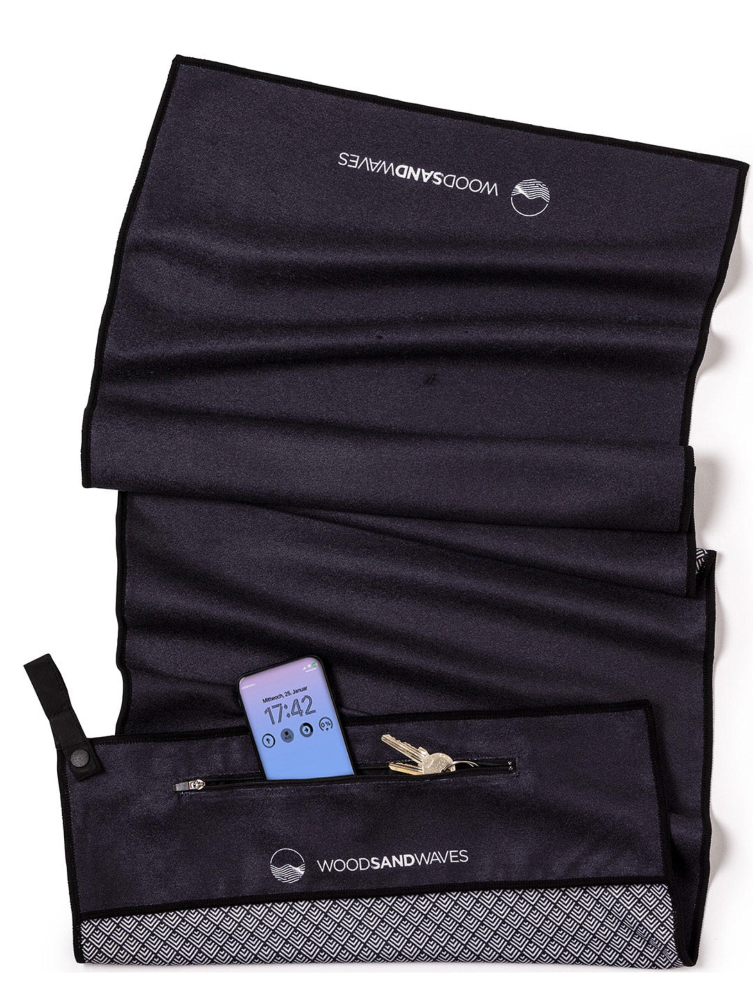 woodsandwaves Towel 'Clear Black' in Black