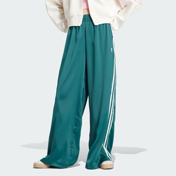 ADIDAS ORIGINALS Loosefit Byxa i grön: framsida