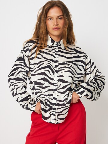 Crās Shirt ' Ginacras ' in Wit: voorkant