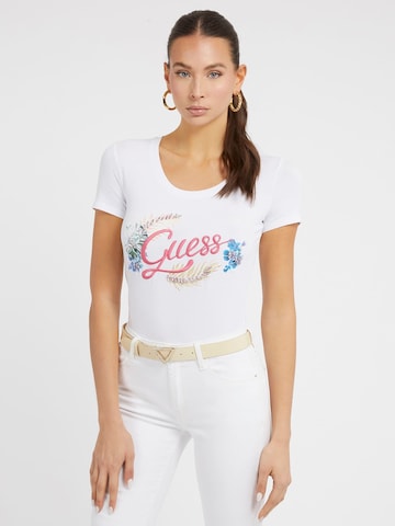 Tricou de la GUESS pe alb: față