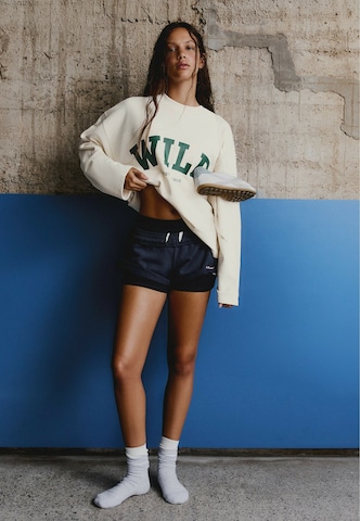 Bershka Bluzka sportowa w kolorze biały