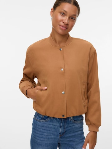 VERO MODA Overgangsjakke 'MAPLE' i brun