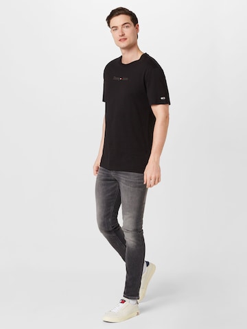 Tricou de la Tommy Jeans pe negru