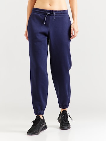4F Tapered Workout Pants in Blue: front