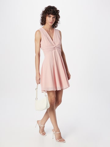 Rochie de cocktail 'SOREAN' de la TFNC pe roz