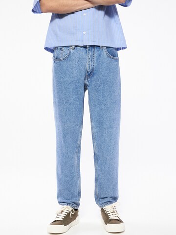 Pull&Bear Regular Jeans in Blauw: voorkant