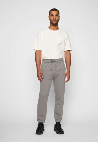 Regular Pantalon Urban Classics en gris