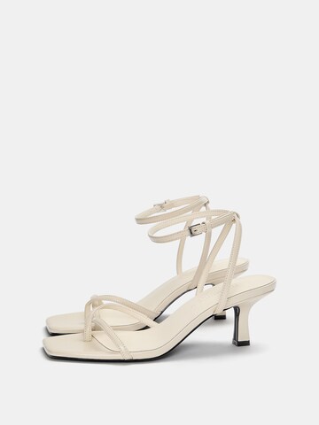 Tongs Pull&Bear en beige