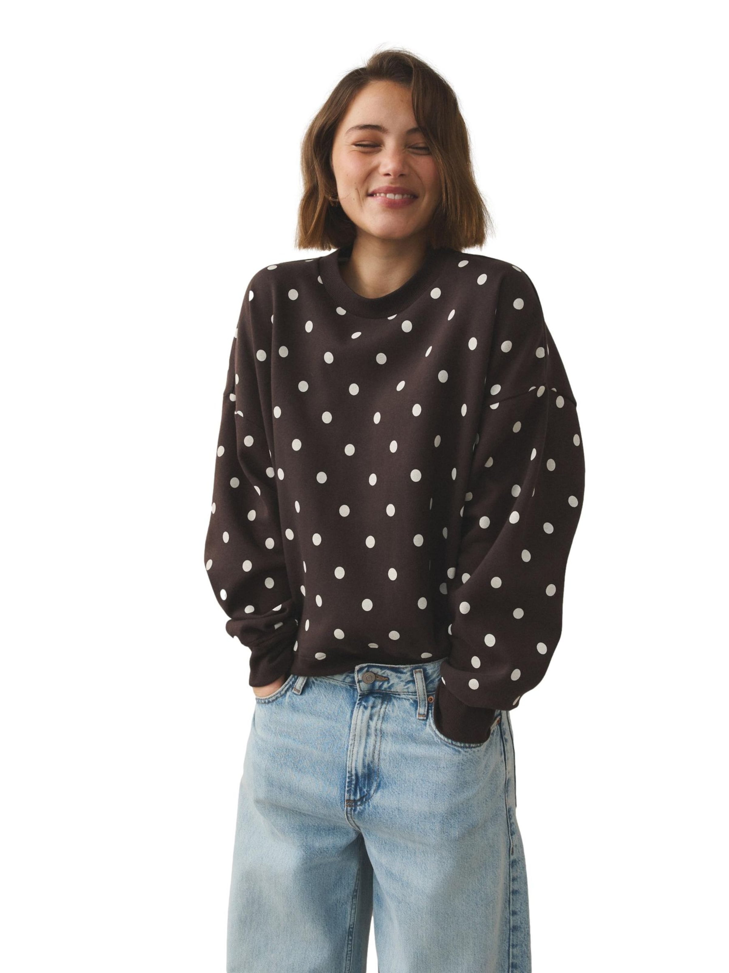 Next Sweatshirt in Bruin: voorkant