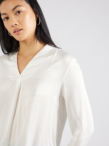 MORE & MORE - Blusa em branco