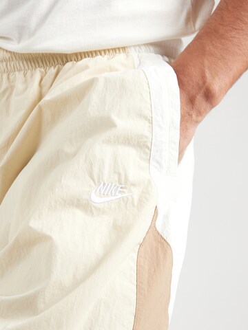 Nike Sportswear Tapered Byxa 'CLUB' i grön