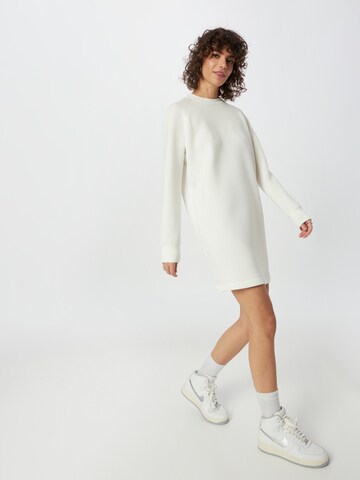 GUESS - Vestido deportivo 'ALLIE' en blanco