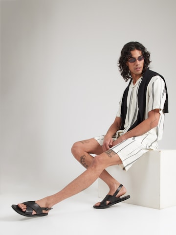 Loosefit Survêtement 'ONSTINUS STEPAN' Only & Sons en blanc