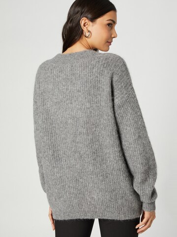 Guido Maria Kretschmer Women Sweater 'Farina' in Grey