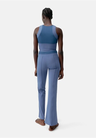 Born Living Yoga Flared Sporthose 'Maeva' in Blau