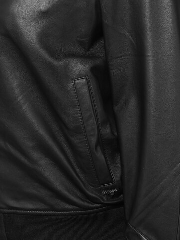 Maze Übergangsjacke in Schwarz