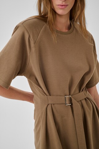 Robe My Essential Wardrobe en marron