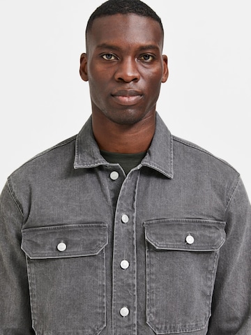 SELECTED HOMME Comfort fit Button Up Shirt in Grey