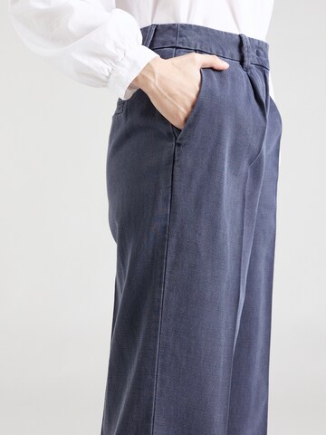 s.Oliver Wide leg Pleat-front trousers in Blue