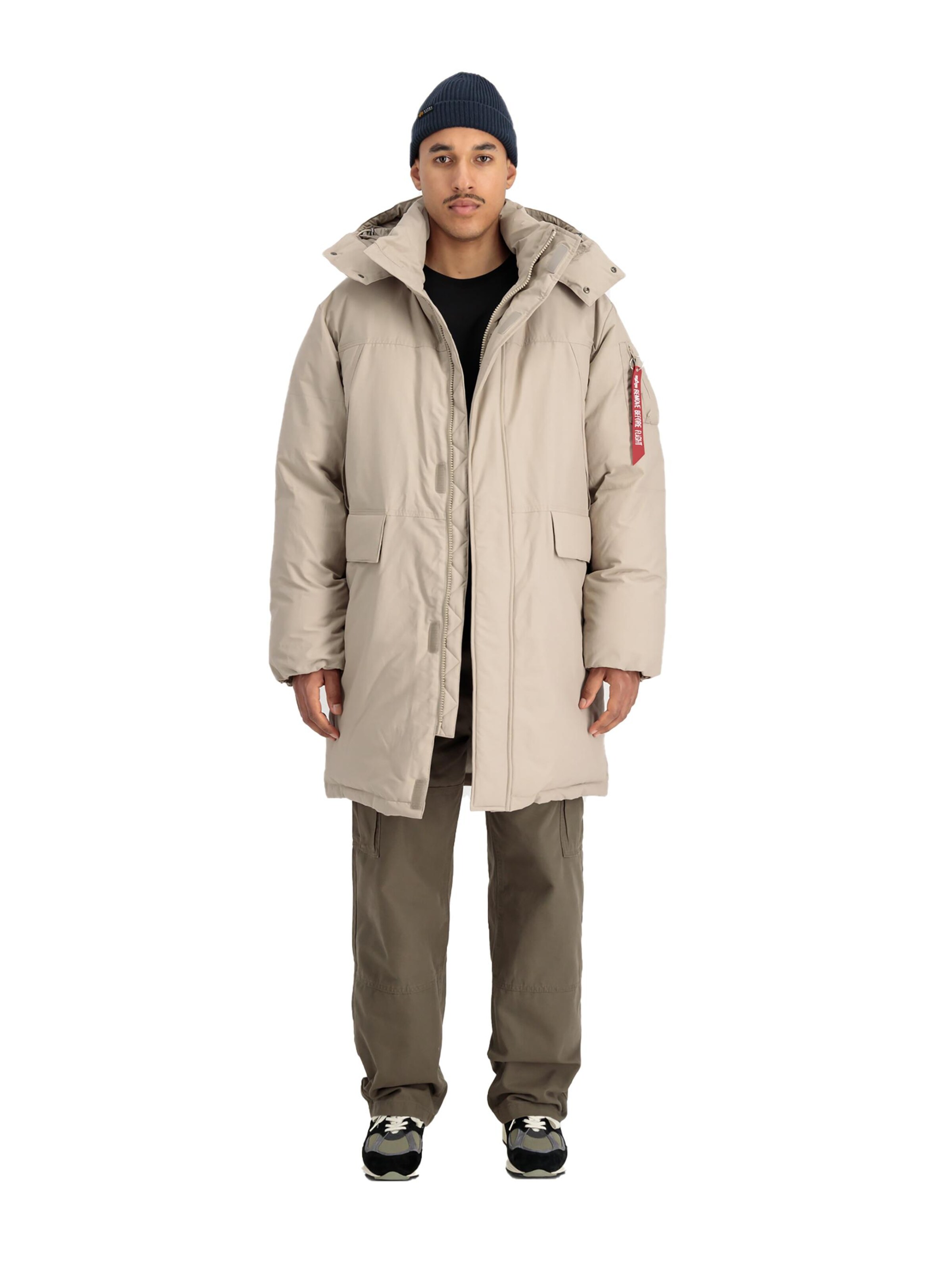 ALPHA INDUSTRIES Winter Parka in Beige