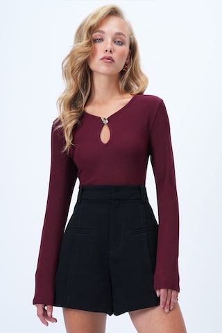 T-shirt Trend Alaçatı Stili en rouge : devant