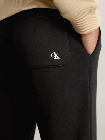 Calvin Klein Jeans Szabványos Nadrág - fekete