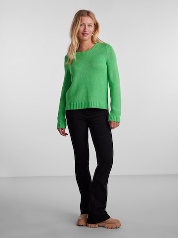 PIECES Sweater in Green