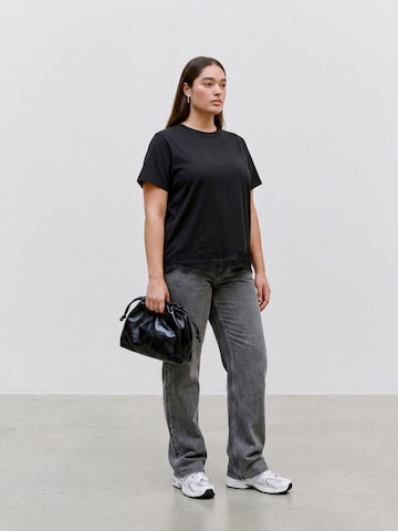 Maglietta 'VMCSARA' di Vero Moda Curve in nero