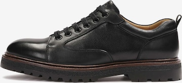 Scarpa stringata di Kazar in nero: frontale