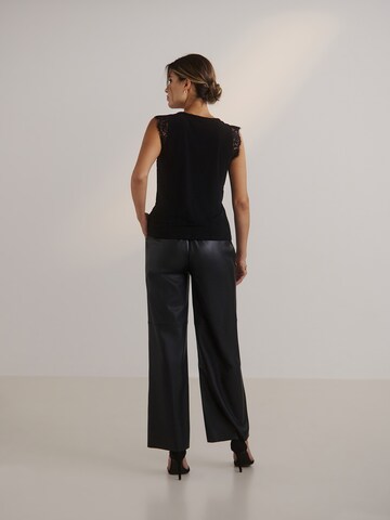 Guido Maria Kretschmer Women Topp 'Joy' i svart