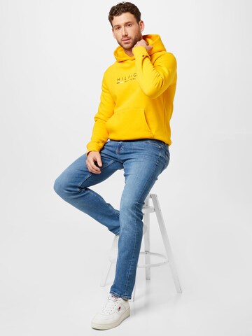 TOMMY HILFIGER Sweatshirt 'New York' in Yellow