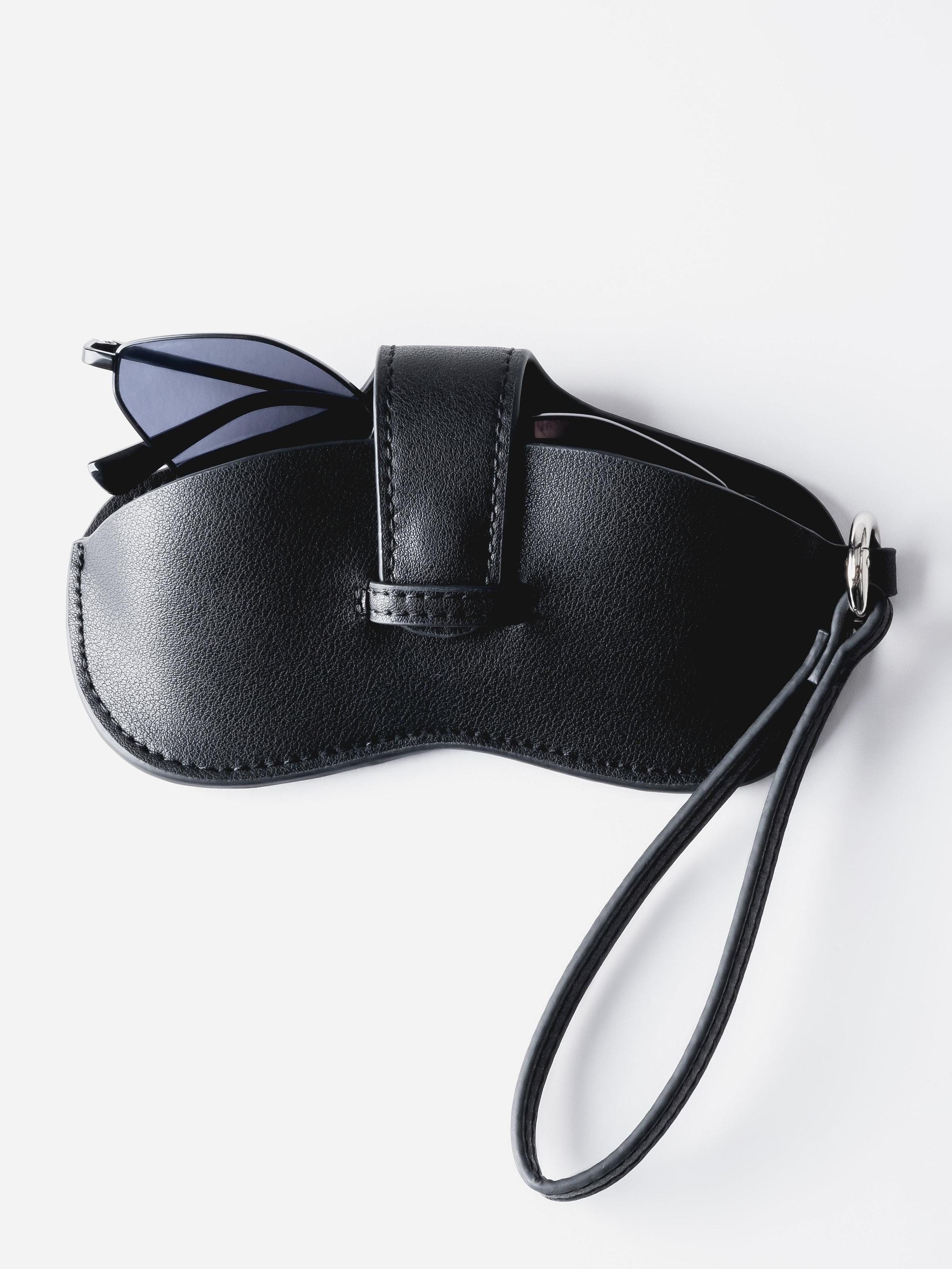 Estro Case '990277' in Black