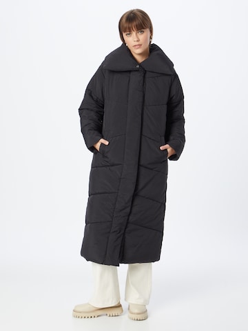 VILA Zimní kabát – černá: přední strana