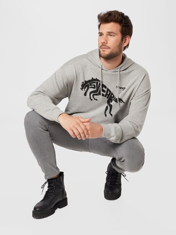 WRANGLER Sweatshirt i grå