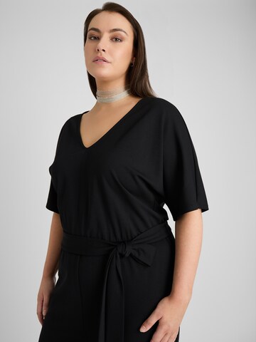 Salopeta 'Renata' de la Guido Maria Kretschmer Curvy pe negru