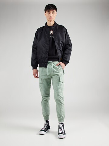 ALPHA INDUSTRIES Tapered Παντελόνι cargo σε πράσινο