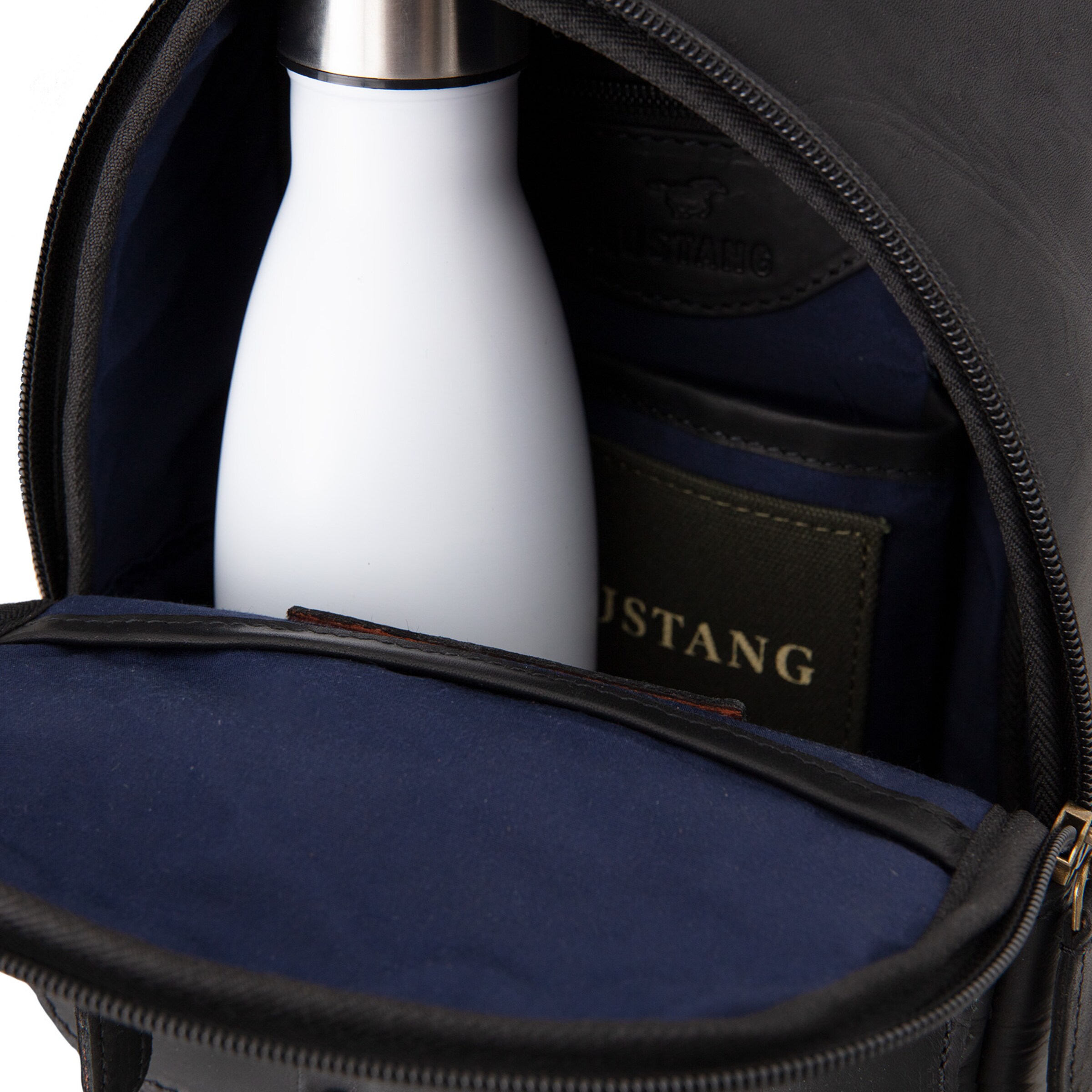 MUSTANG Crossbody Bag in Black