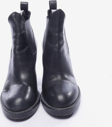 Acne Dress Boots in 39 in Black