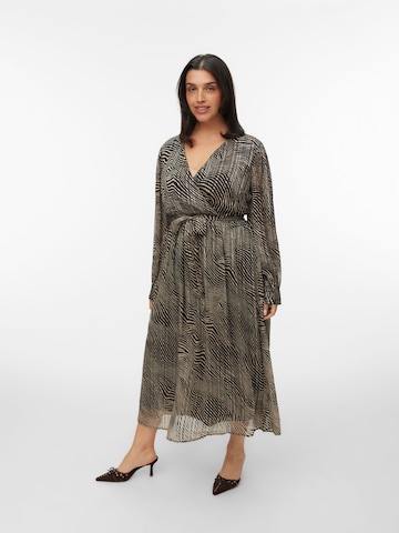 Vero Moda Curve - Vestido en negro