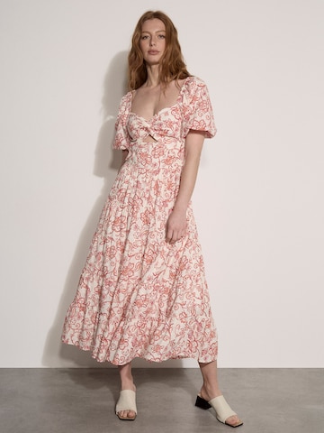 Robe ' ' Apricot en rose