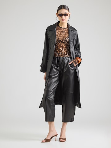 Maglietta di Moschino Jeans in marrone